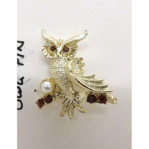 Gold Owl Pin with Stones 1.25in. by 1in. Pin Clasp